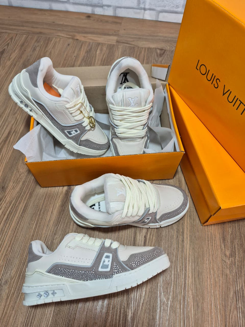 Tênis LV Trainer Cravejado Premium Feminino