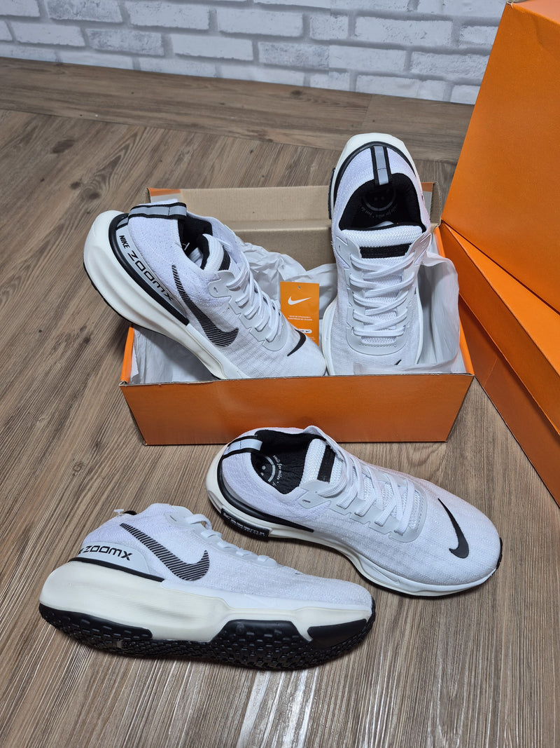 Zoom X Invincible Run 3 Premium Unissex
