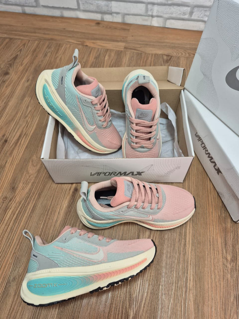 Tênis NK Vomero 18 Premium Feminino