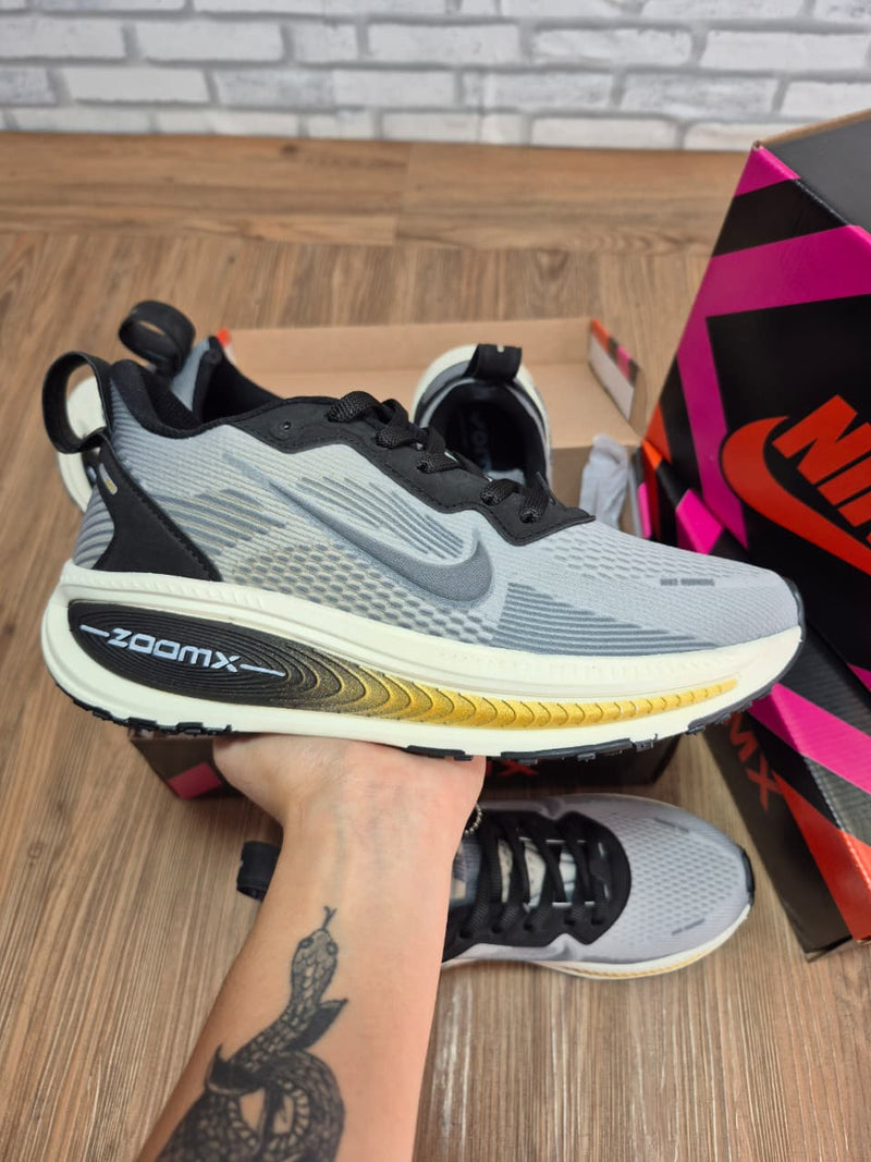 Tênis NK Vomero 18 Premium Masculino